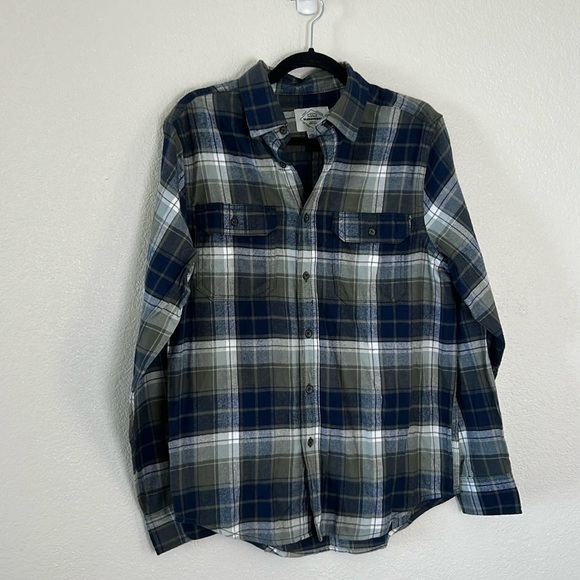 ST. JOHN'S BAY MEN SIZE S - Picture 1 of 7